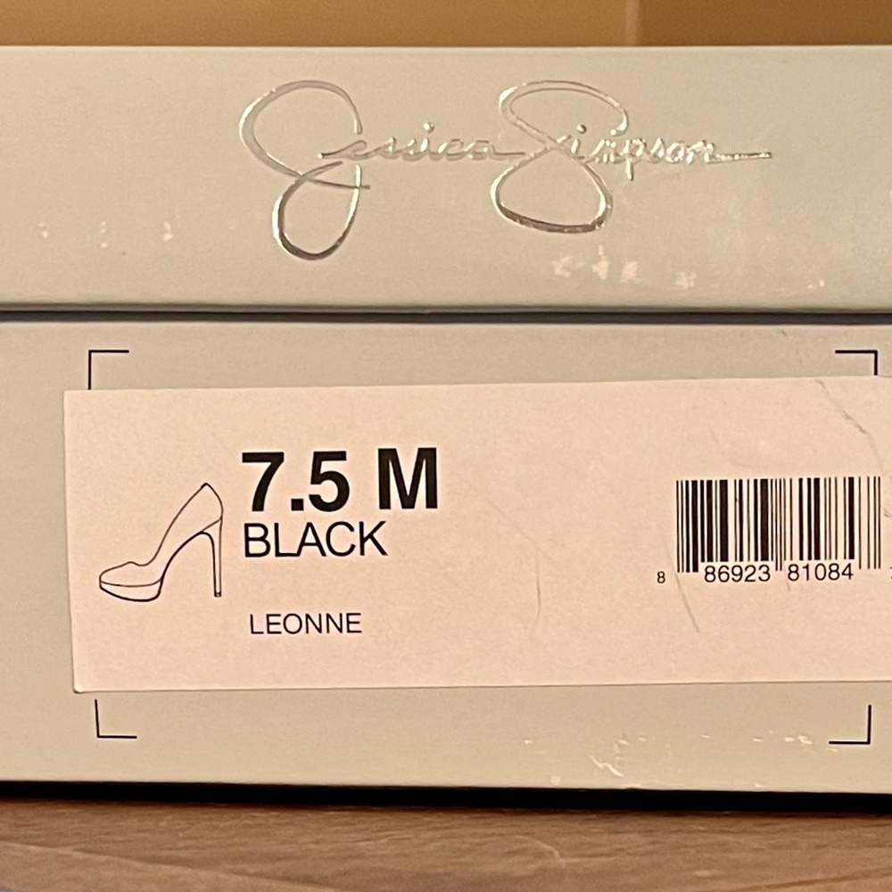 Black Platform Pumps - Picture 2 of 11